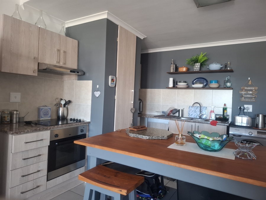 To Let 2 Bedroom Property for Rent in Beachfront Western Cape